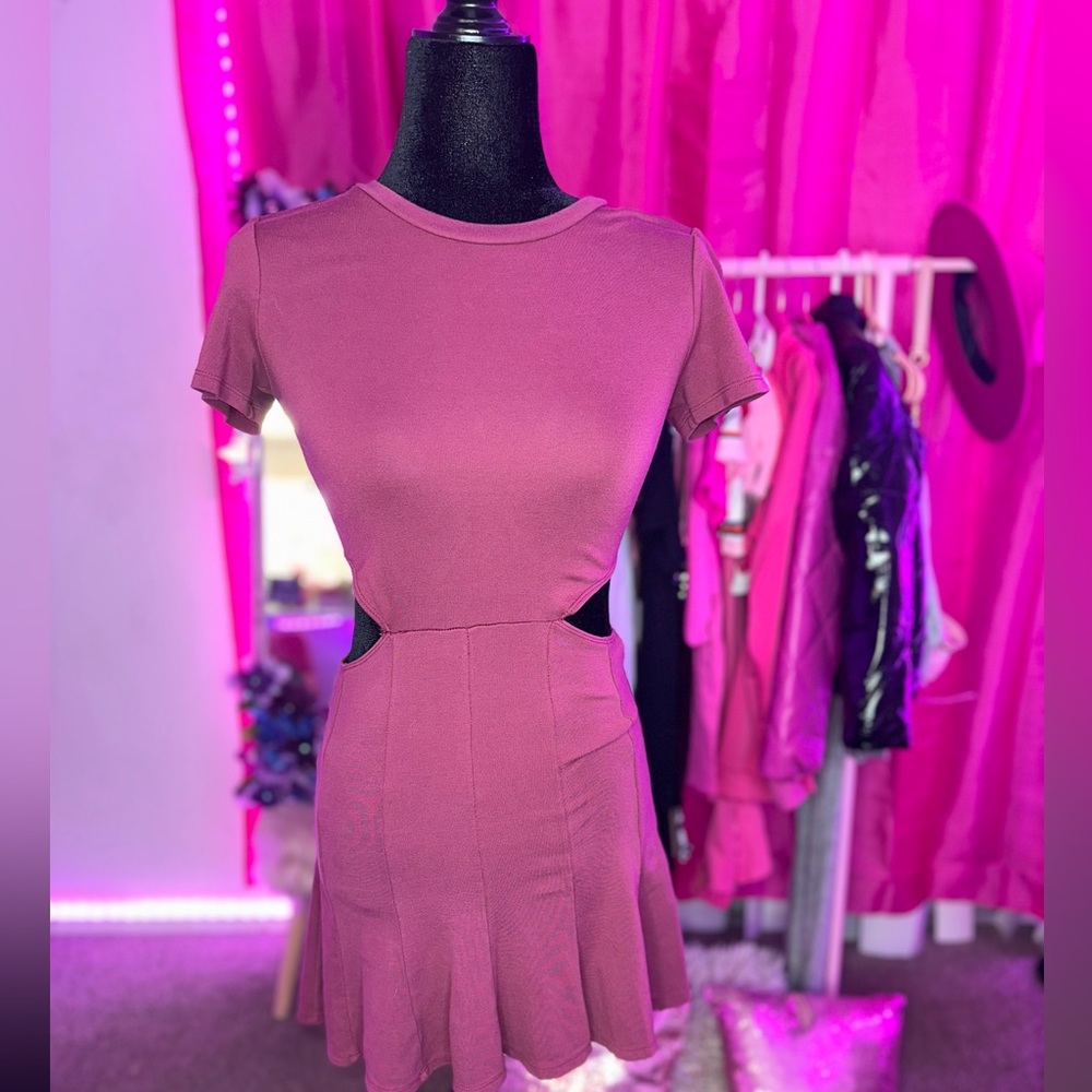Women’s forever 21 cut out pleaded min dress